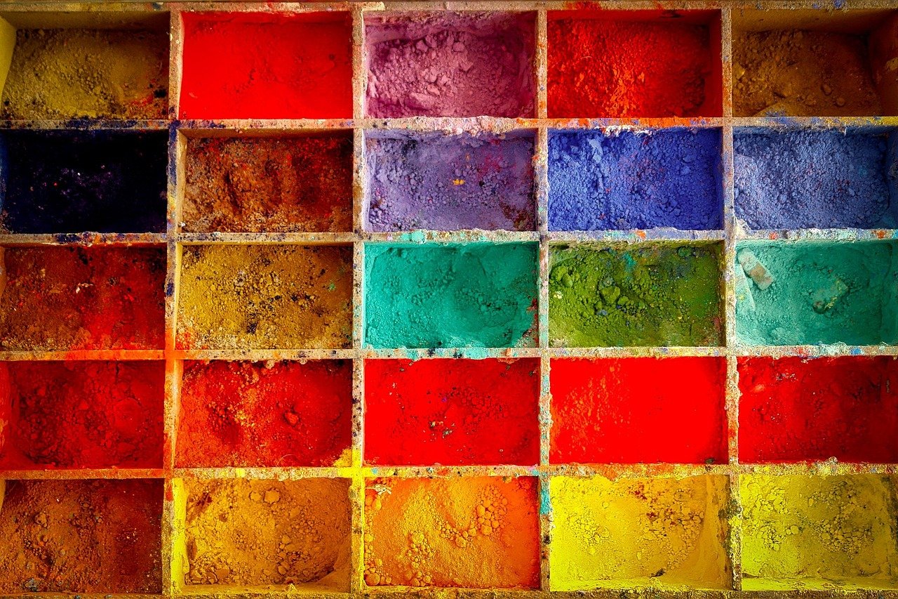 Diferencias entre pintura plástica, esmalte y pintura acrílica